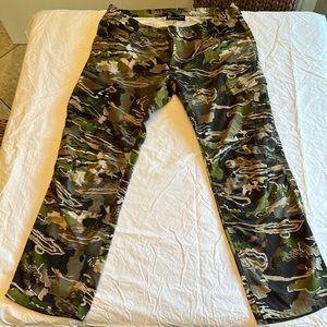 Under Armor- Camo Pants- 38/32- No Stains/fading/wear